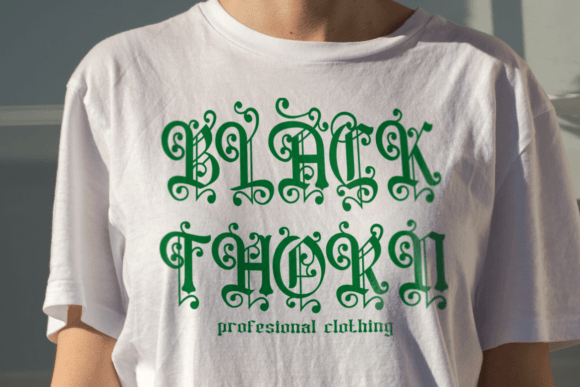 Clover Moly Font preview 4