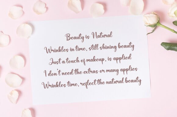 Della Font preview 2