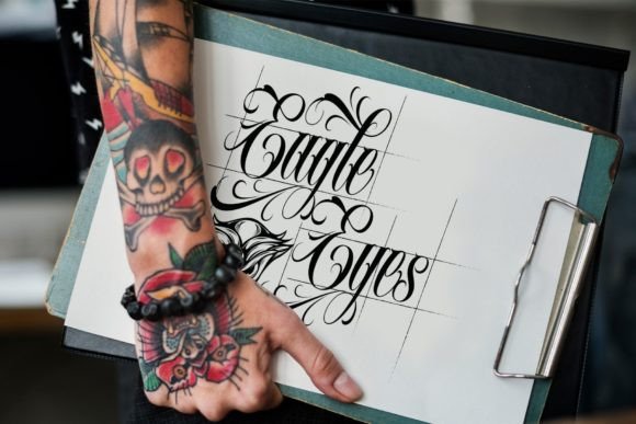 Black Ink Font preview 3