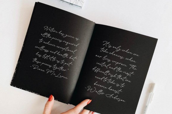 Floral Paradise Font preview 3