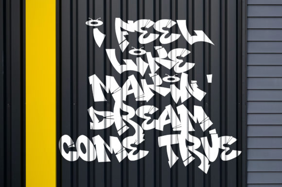 Blue Monsta Font preview 4
