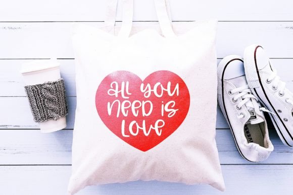 Heart Whispers Font preview 4