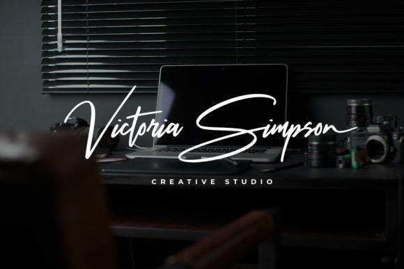 Julia Signature Font preview 3