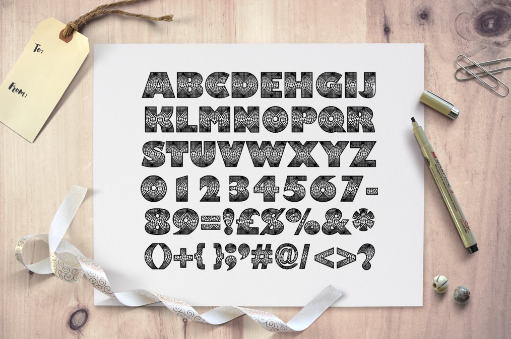 Lacy Font preview 3