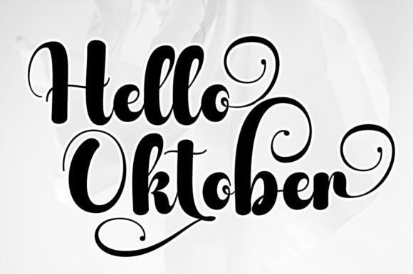 Lustia Font preview 2