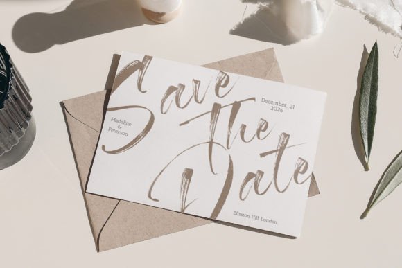 Marthine Diamond Font preview 3