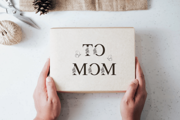 Mom Monogram Font preview 2