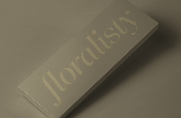 Ravelle Font preview 4