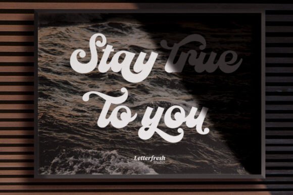 Ringland Script Font preview 3