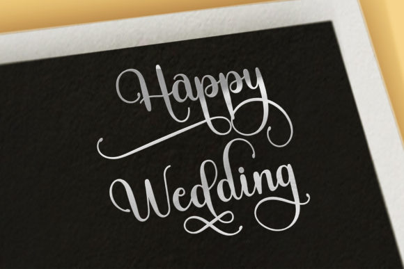 Royalty Saturday Font preview 4