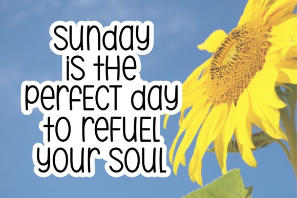 Beautiful Sunday Font preview 4